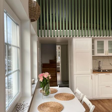 Ett Nytt Fraesch Hus Utanfoer Stockholm Naera Arlanda Villa Rosersberg Bagian luar foto