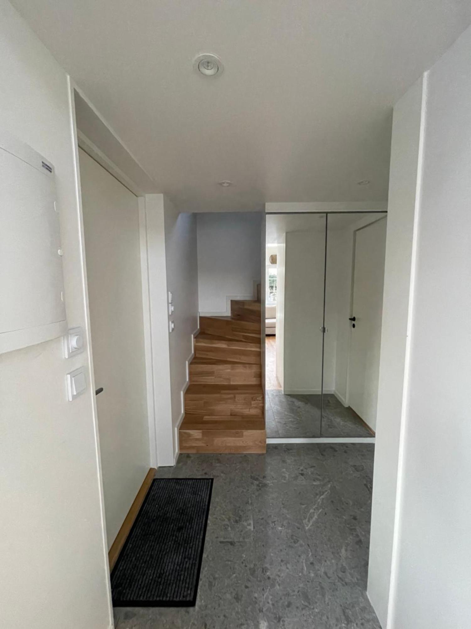 Ett Nytt Fraesch Hus Utanfoer Stockholm Naera Arlanda Villa Rosersberg Bagian luar foto